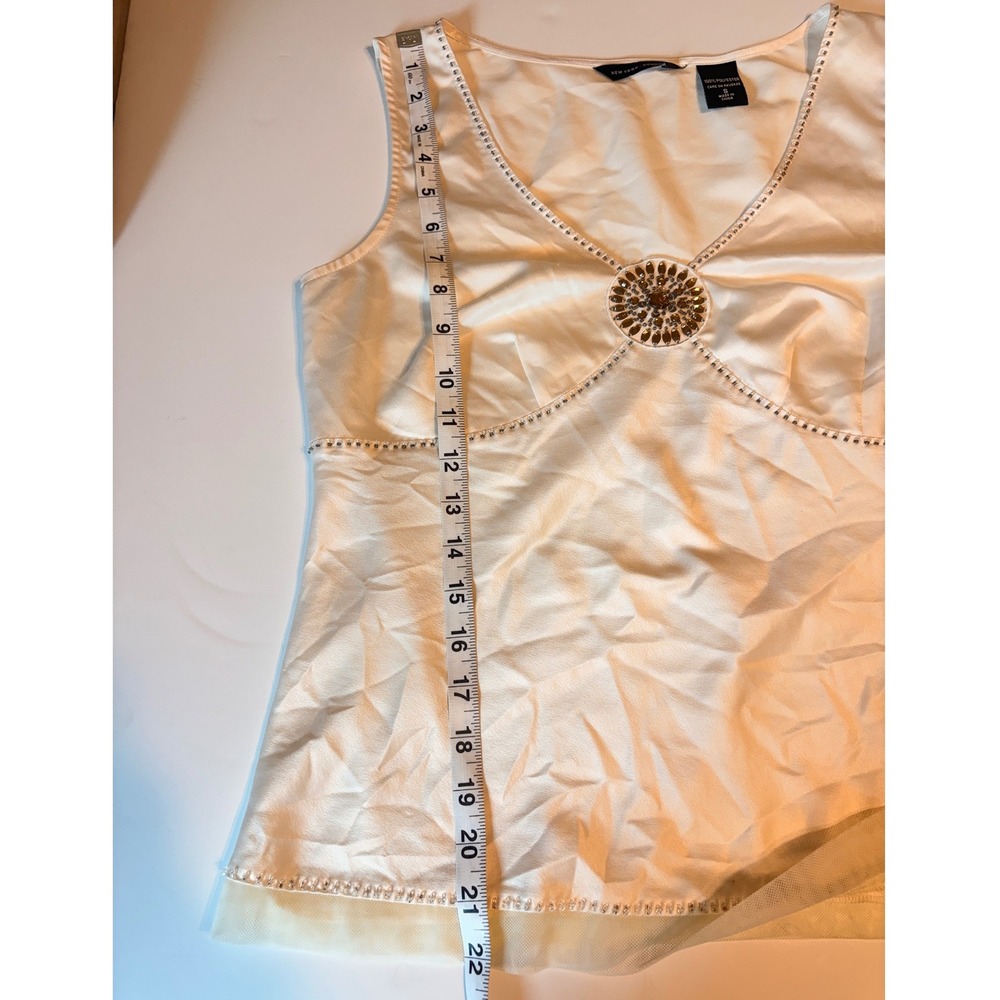 Vintage Y2K Silky Cream Embellished V Neck New York & Co Tank Top Size Small - Picture 9 of 10